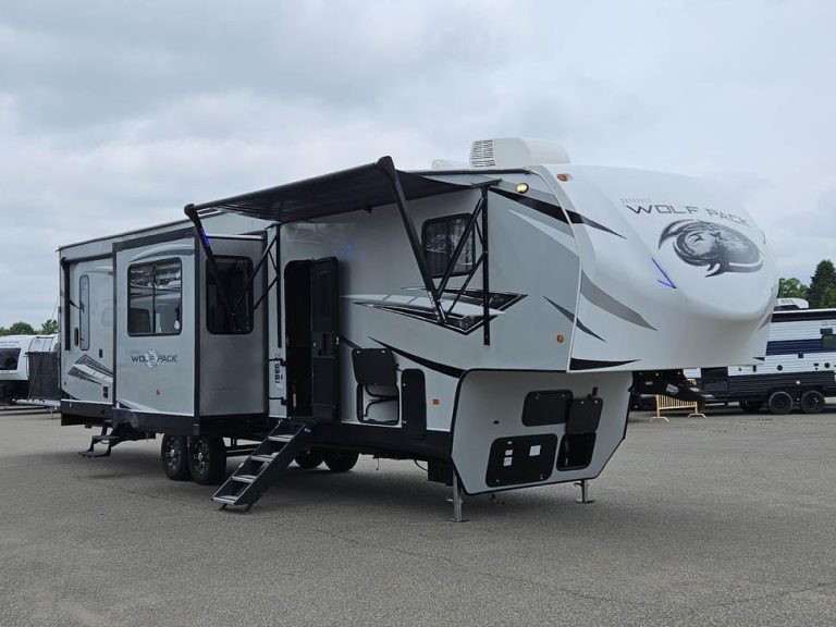 What is a Toy Hauler Rv