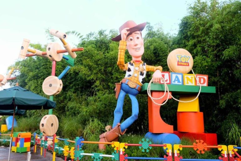 Which Toy Story Land Attraction Features Interactive Games